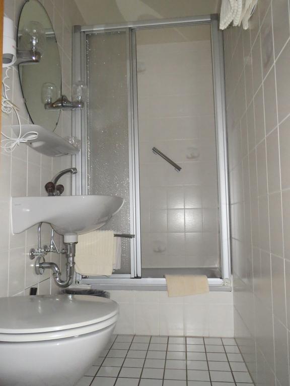 Hotel Und Gaestehaus Gute Quelle Кохем Номер фото